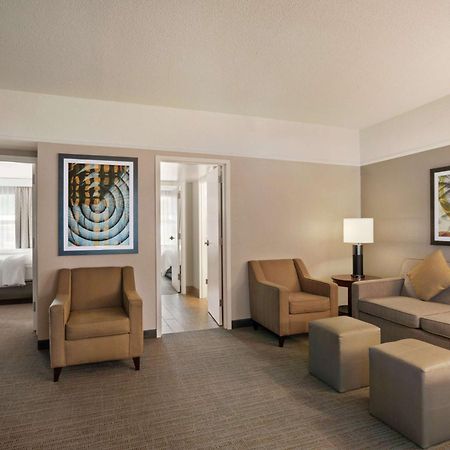 Embassy Suites Брунсуик Екстериор снимка