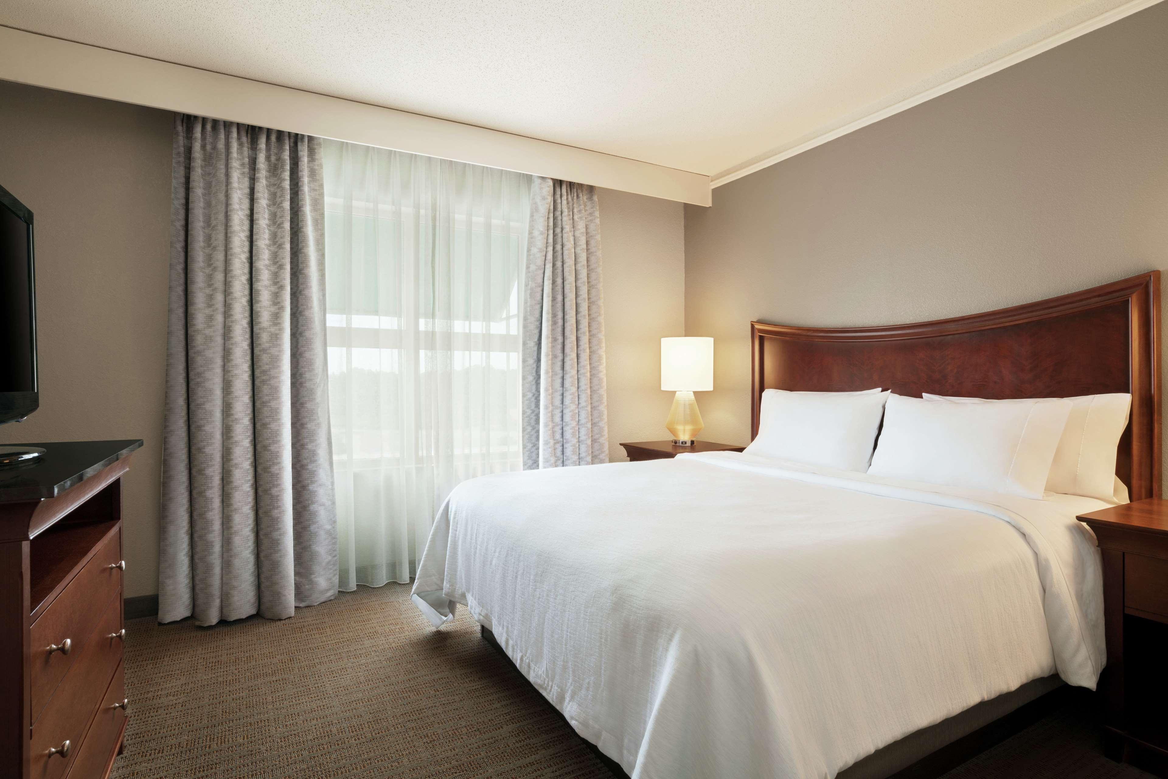 Embassy Suites Брунсуик Екстериор снимка