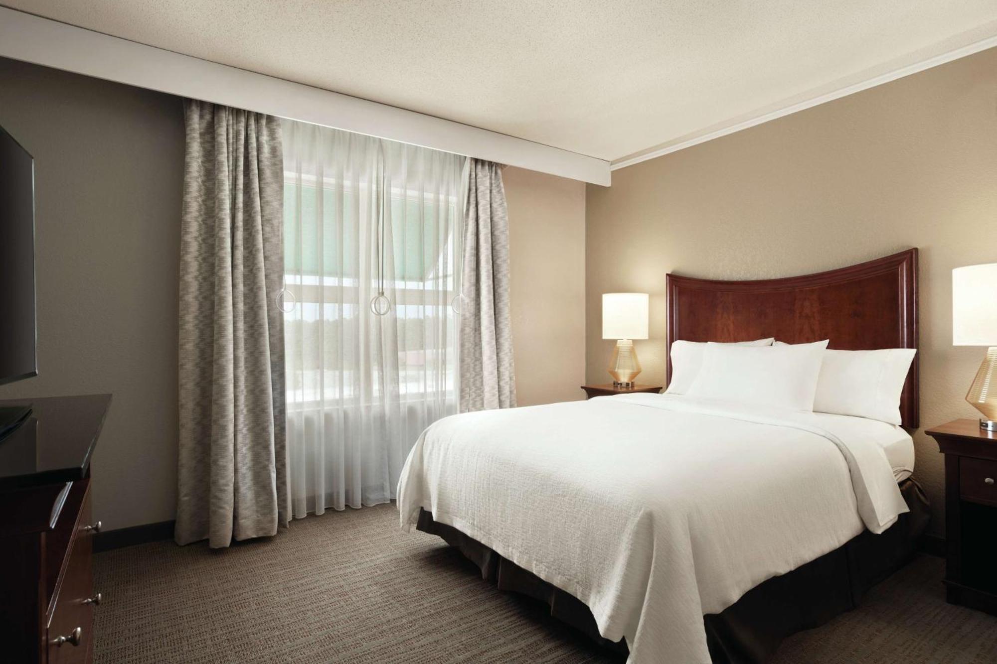 Embassy Suites Брунсуик Екстериор снимка