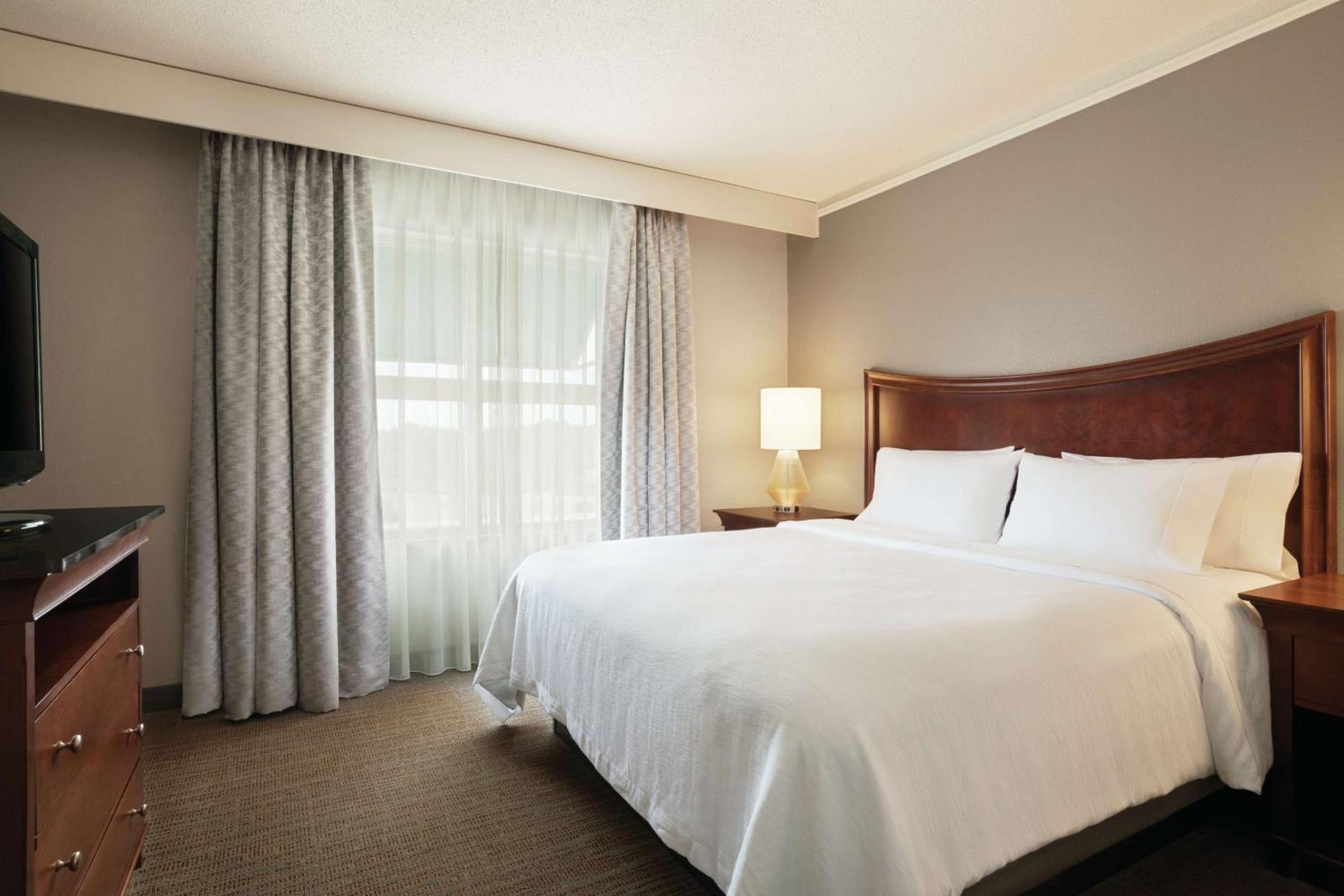 Embassy Suites Брунсуик Екстериор снимка