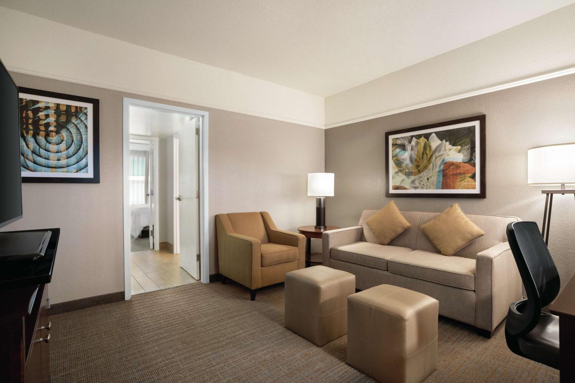 Embassy Suites Брунсуик Екстериор снимка